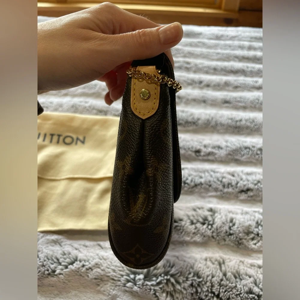 ✨FLASH SALE✨ Authentic Louis Vuitton Monogram Favorite MM - Picture 8 of 17